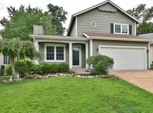 412 Treetop Village Ct, Ballwin, MO