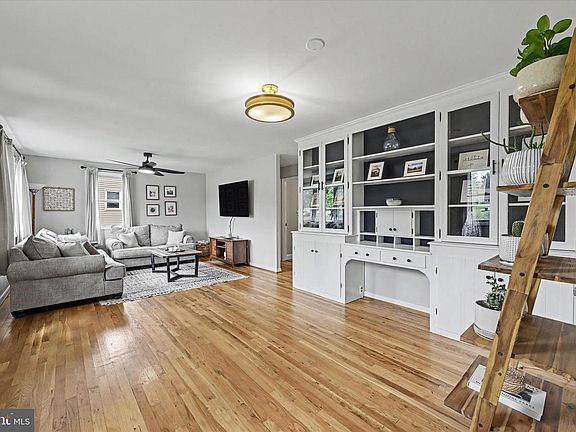 3rd image of 36 Margate Rd