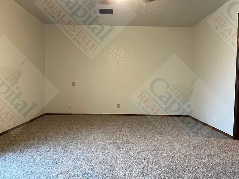 6717 W Britton Rd — Photo 31