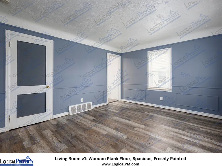 19435 McCormick St — Photo 5
