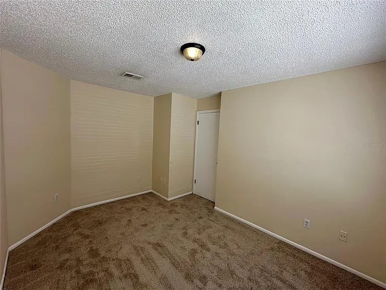1820 Bonneville Dr #1820 — Photo 12