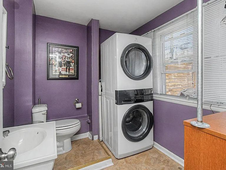 1303 Clarkson St — Photo 18