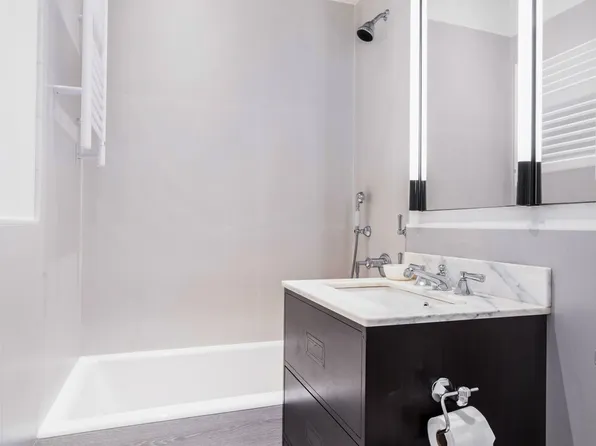 55 East 65th Street image 8 of 16