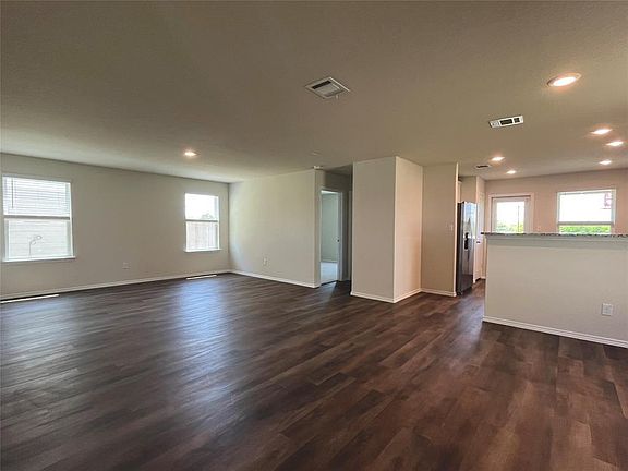 4th image of 4174 Lily Glade Ln