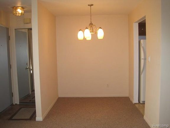 4th image of 25150 Franklin Ter #4