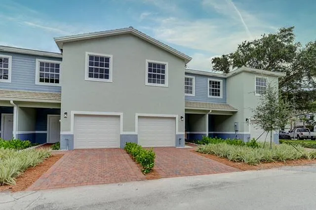 3 bed, 2.5 bath, 1590 sqft, $3,500 — Photo 3
