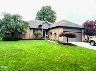 34159 Cherry Hill Ln, Chesterfield, MI 48047