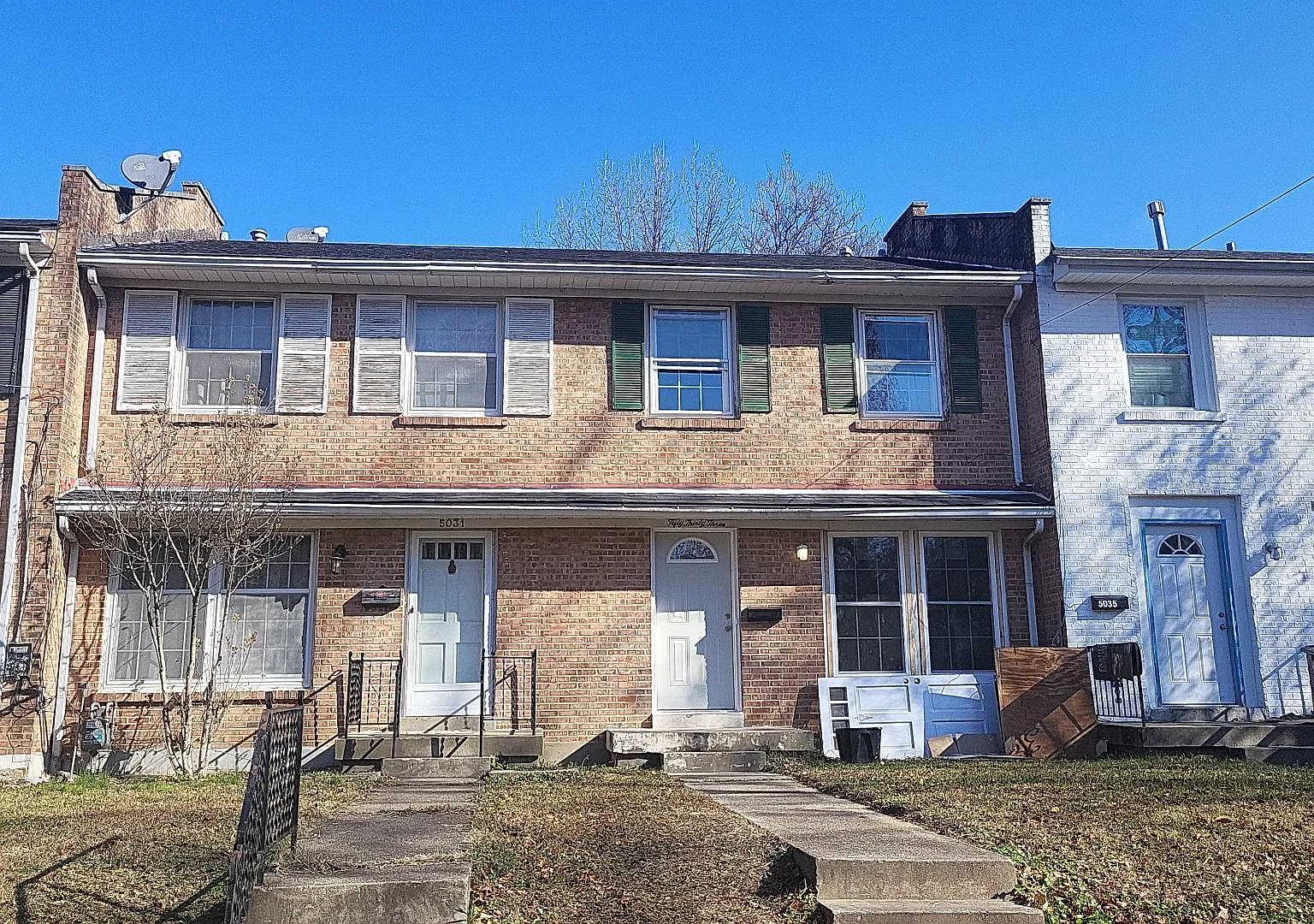 3 bed, 1.5 bath, 1116 sqft, $1,200 — Photo 1