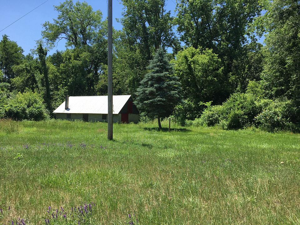 barn with metal roof