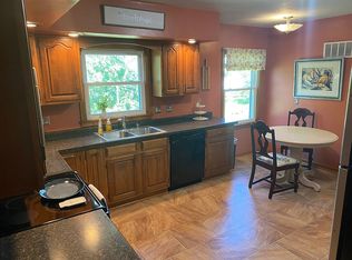 2175 Avalon Rd, Dubuque, IA 52001