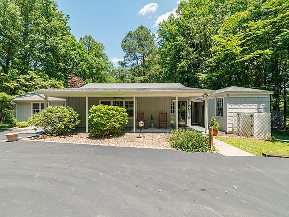 3rd image of 81 Lakehaven Pl