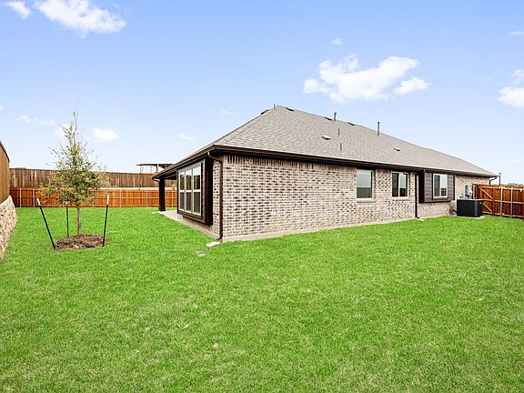 5th image of 125 Woodlands Way