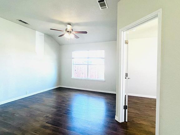 3rd image of 2506 Deer Run Ct