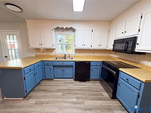 2nd image of 10912 Belvoir Rd