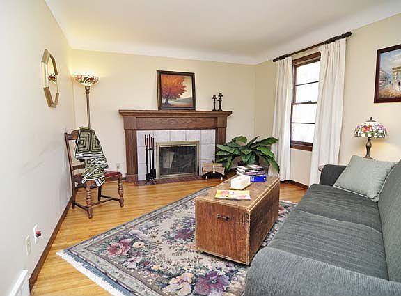 4th image of 1357 Hillcrest Dr NE