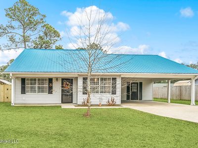 1314 Sharon St, Waveland, MS, 39576
