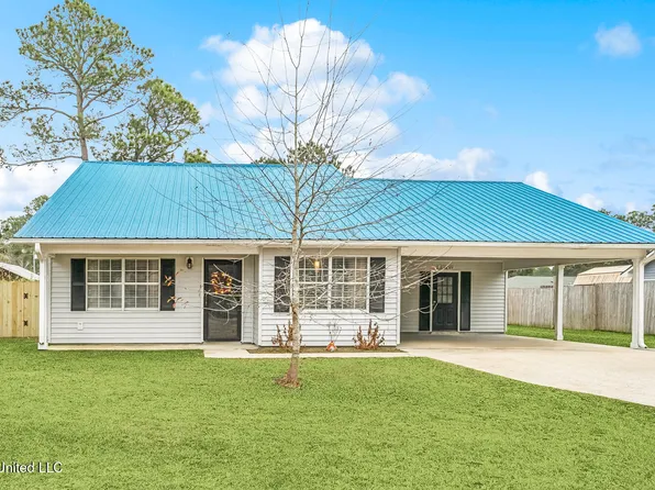 1314 Sharon St, Waveland, MS 39576