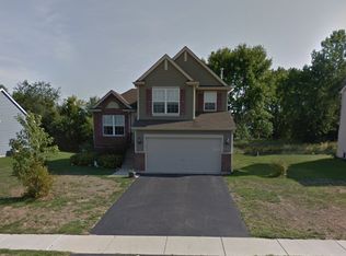221 Nuthatch Dr, Woodstock, IL 60098