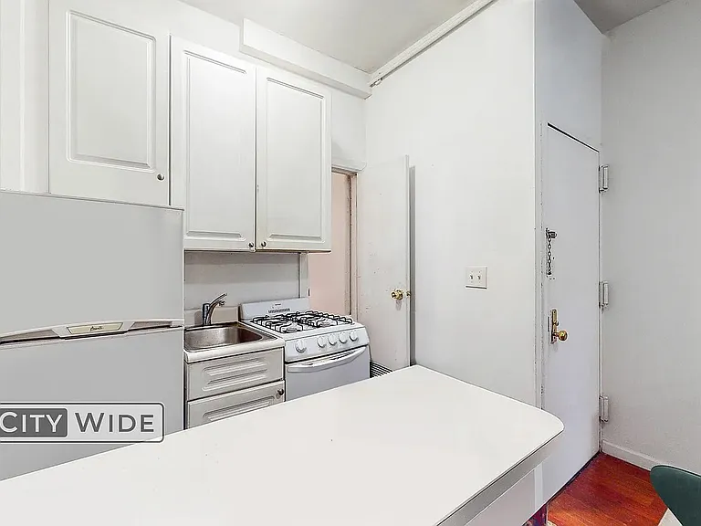 342 E 62nd St #14 — Photo 5