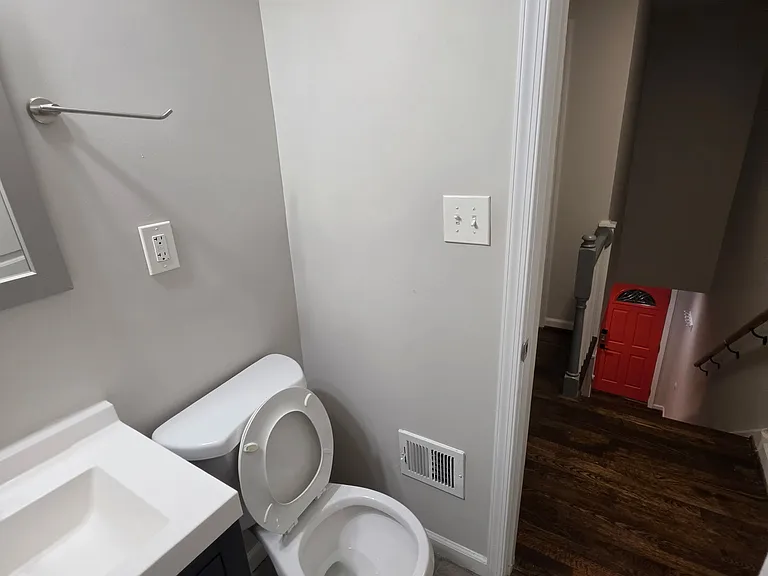 601 44th St NE — Photo 24