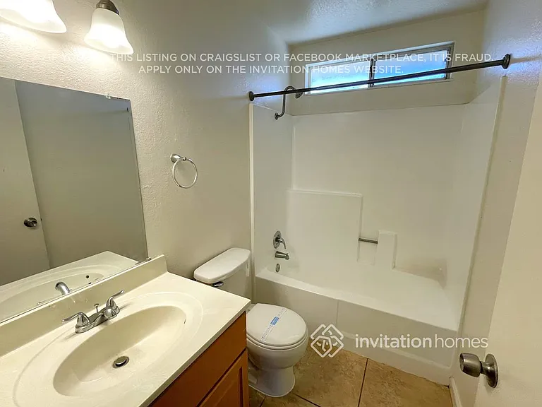 560 E Wigeon Way — Photo 15