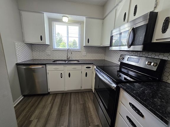 4th image of 942 S Spring Rd