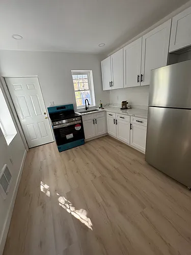 2020 N Darien St Photo 1