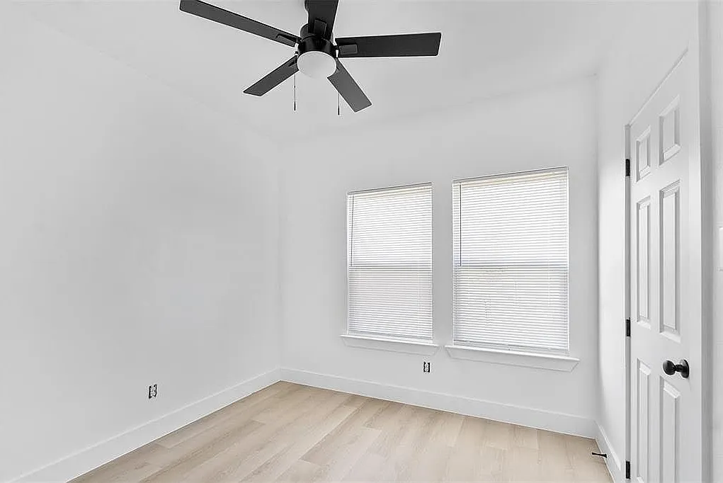 3 bed, 1301 sqft, $1,850 — Photo 4
