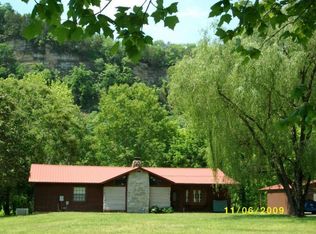 859 River Bend Dr, Celina, TN 38551