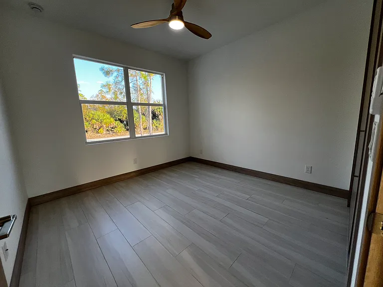 1829 Russellville St — Photo 15