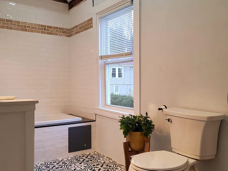 232 N Main St #2R — Photo 6