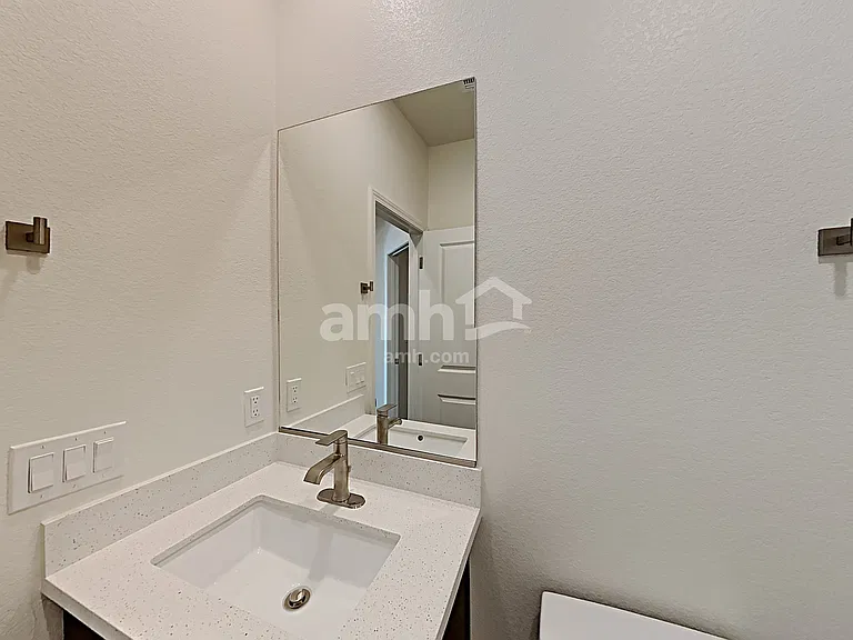 1613 Viaggio Ave — Photo 19
