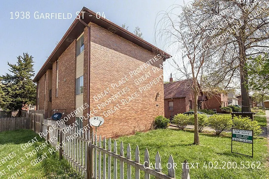 Building Photo - 1938 Garfield St #4