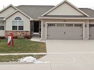 1227 Prairie Rose Dr SW, Cedar Rapids, IA 52404