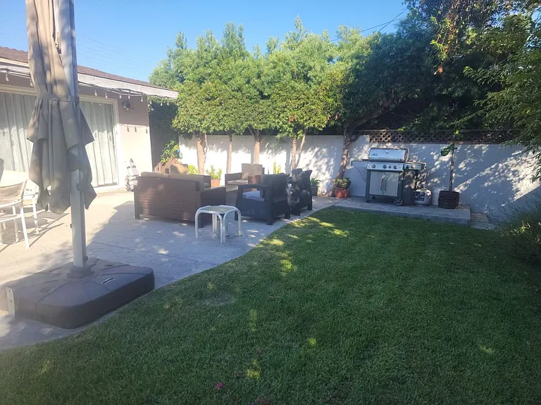 11427 Stranwood Ave — Photo 14