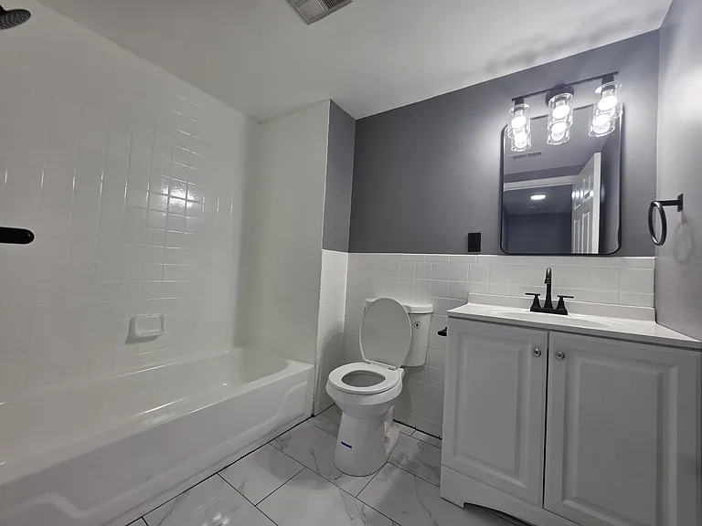 516 Saint Paul Pl #3 — Photo 7
