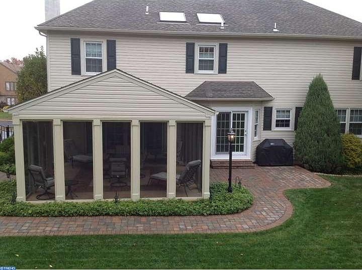 2nd image of 219 Windsor Way