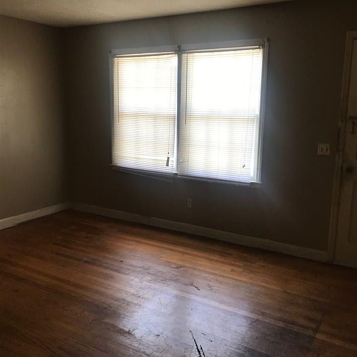 2nd image of 1412 Orange Cir