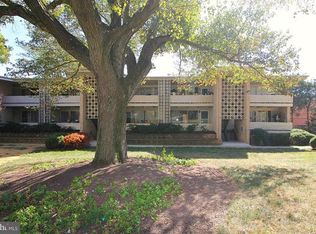 128 Haycock Rd APT B5, Falls Church, VA 22046
