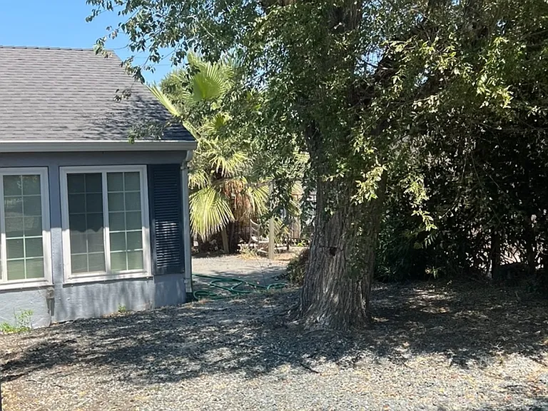 142 Alturas Ave #D — Photo 2