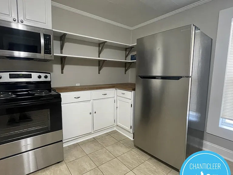 1604 E Main St — Photo 4