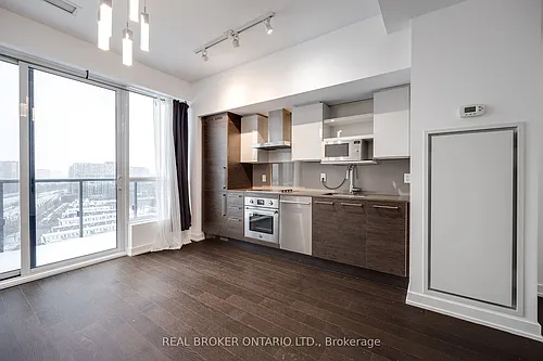 1030 King St W Photo 1