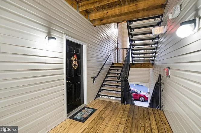 2 bed, 1103 sqft, $2,350 — Photo 2