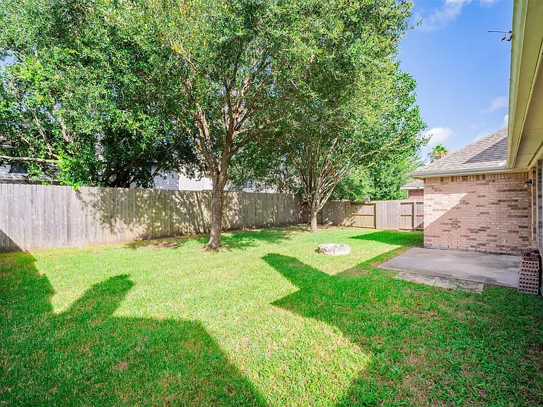 406 Stockbridge Ln — Photo 30