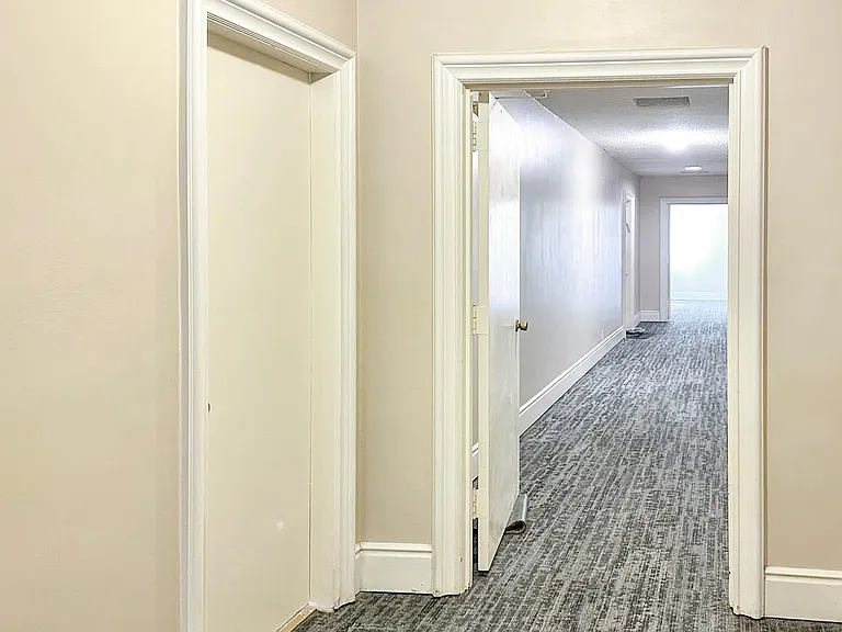451 S Barrington Ave #302B — Photo 14
