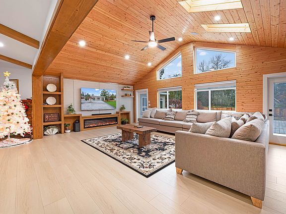 3rd image of 15435 Killarney Pl