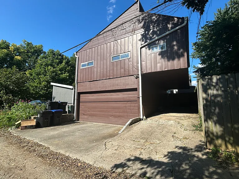 304 S Bayly Ave — Photo 1
