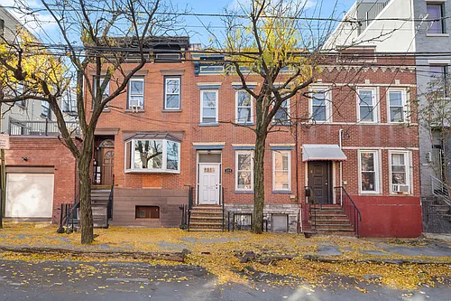 259 7th St Photo 1