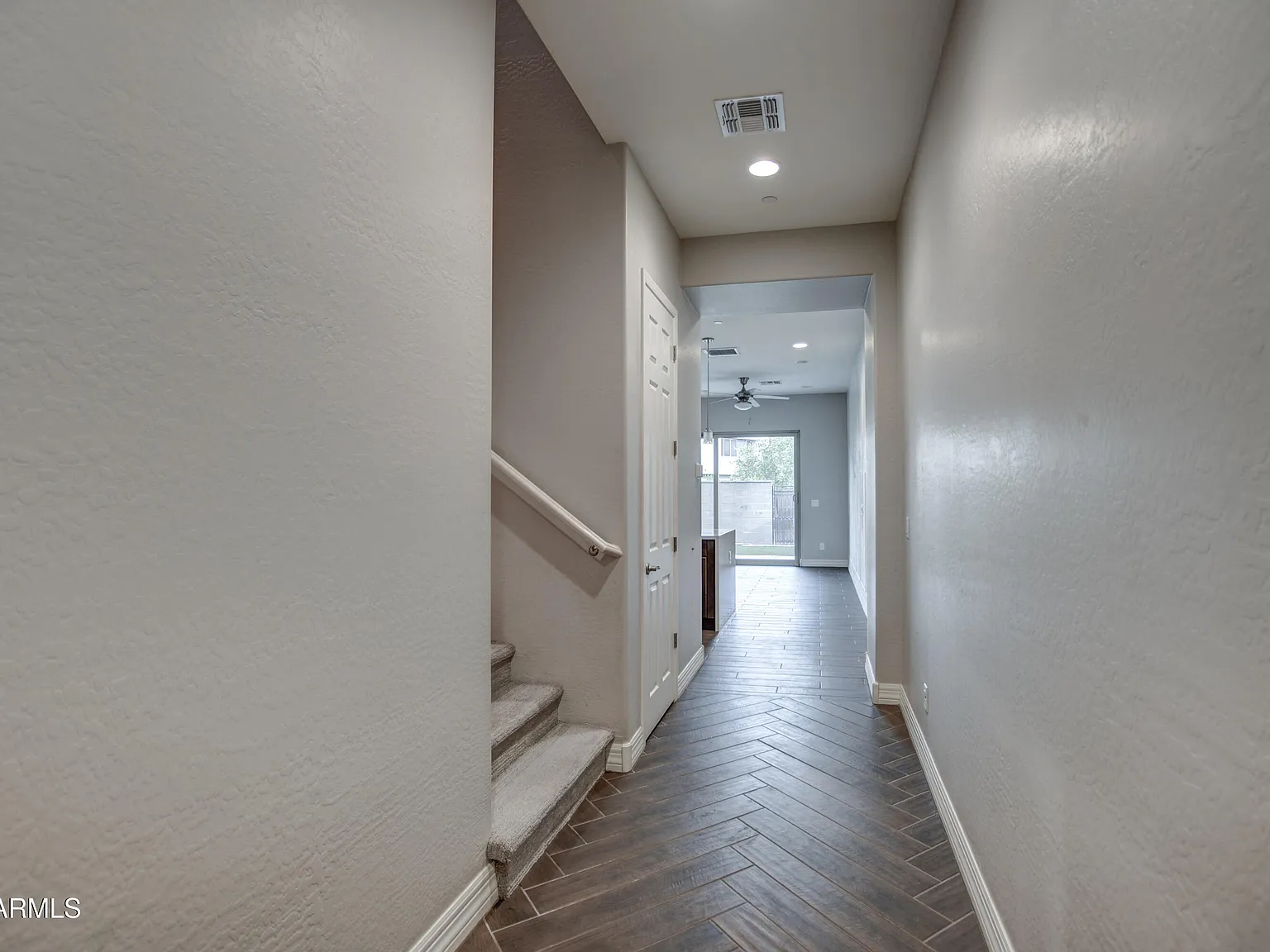 3 bed, 2.5 bath, 2354 sqft, $2,950 — Photo 4