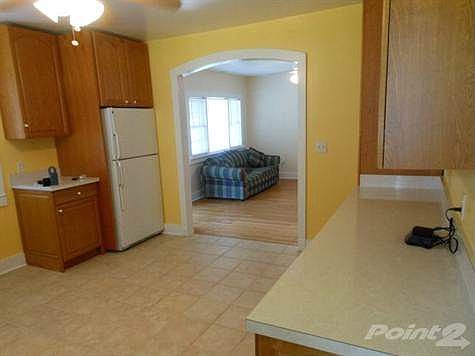 5th image of 628 Jefferson Ave